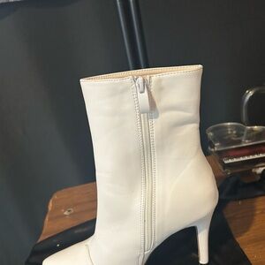 Elegant White High Heel Boots